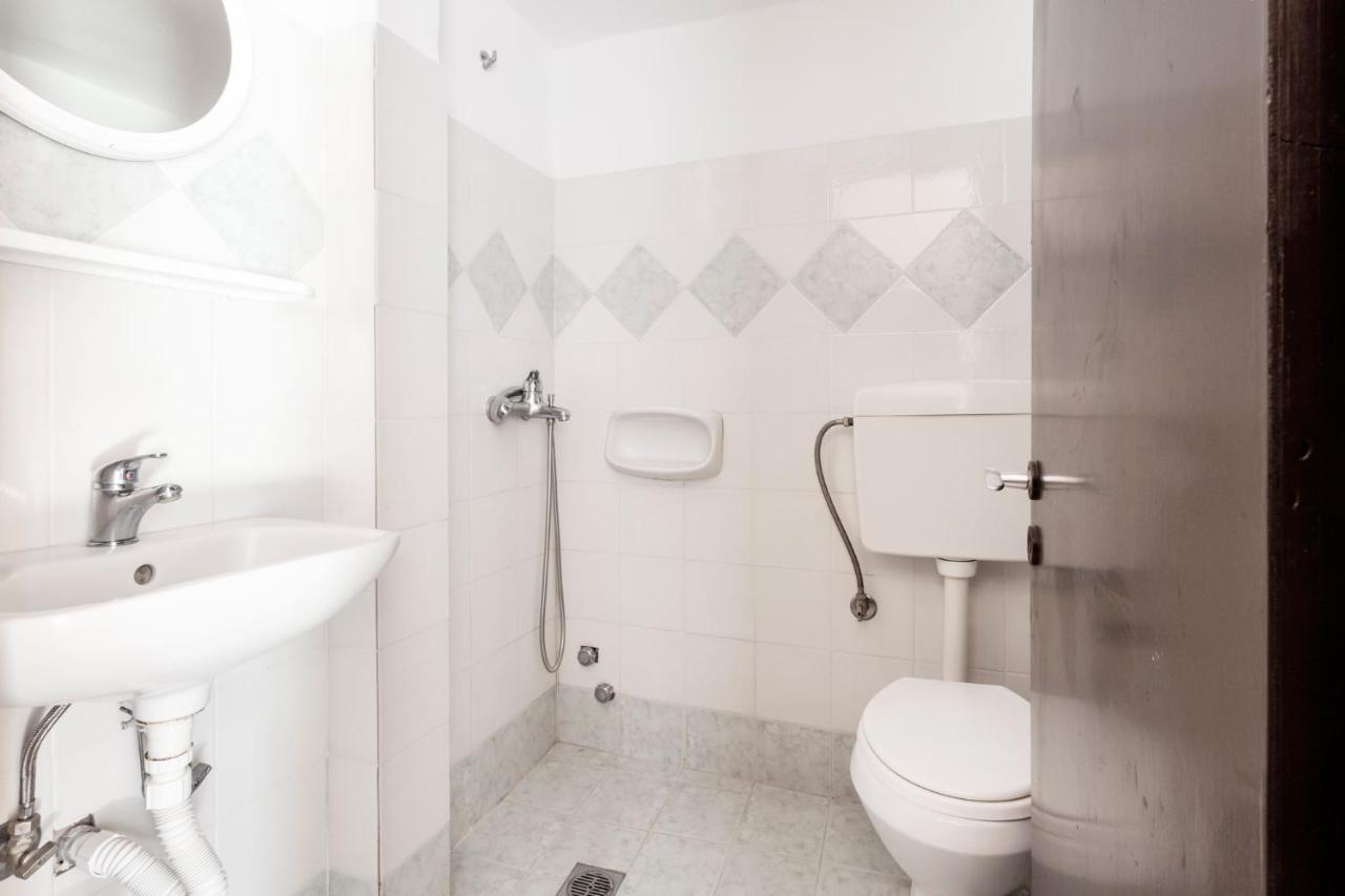 One Bedroom Apartment With Kitchenette# 12 A Raches  Екстериор снимка